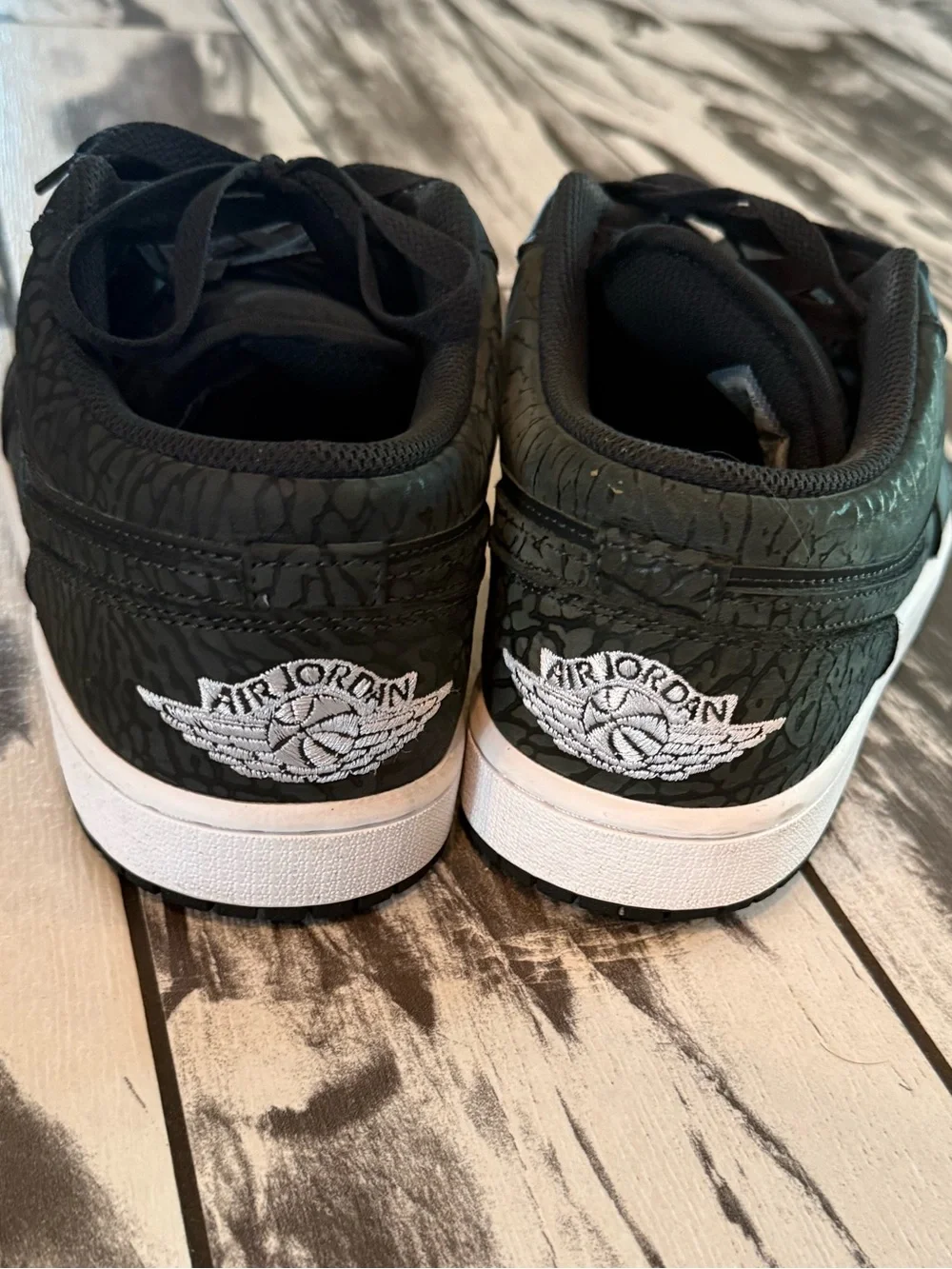 Air Jordan 1 Low SE “Black Elephant”